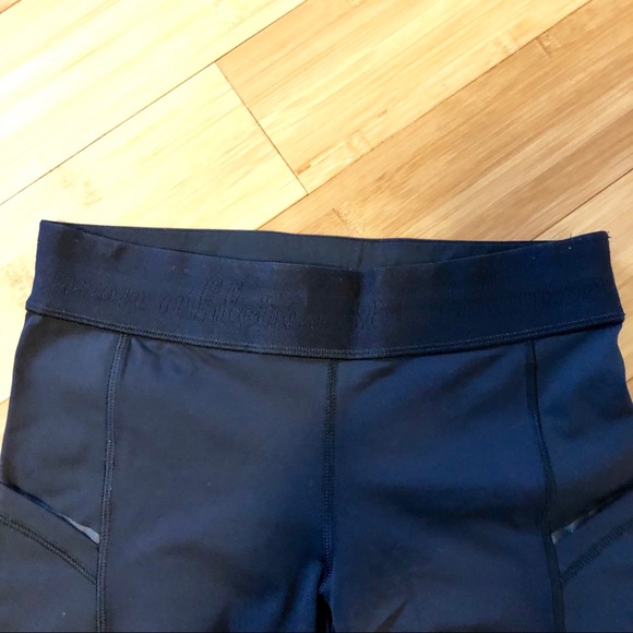 Lululemon shorts WITH POCKETS - Picture 3 of 3